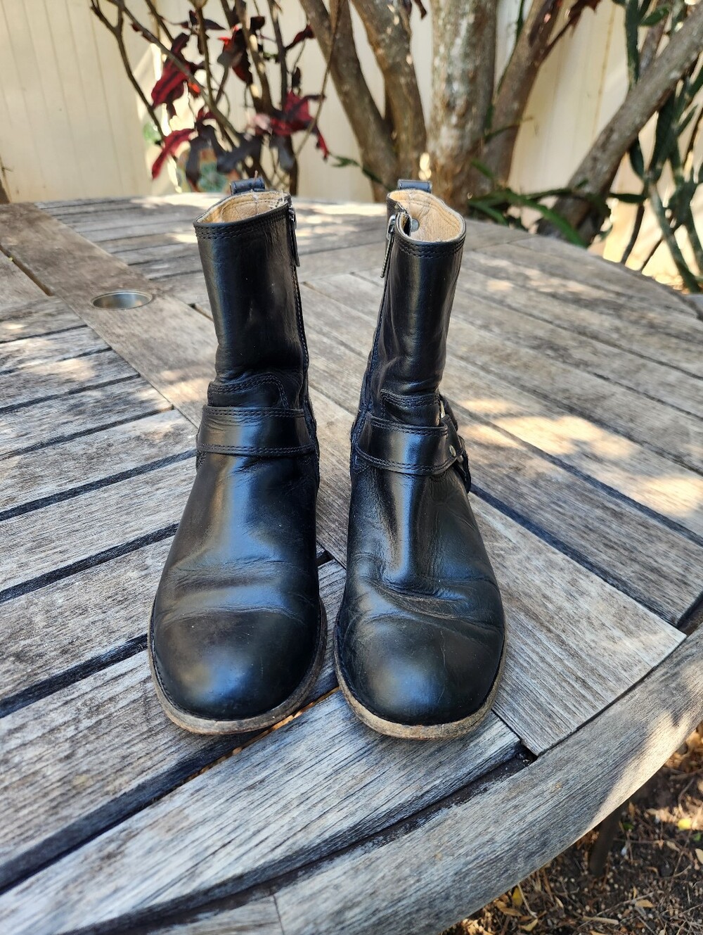 Women's Frye Black Leather Ankle Boots 5.5B - Picture 3 of 10